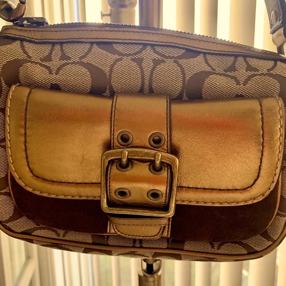🧡NWOT Coach bronze & brown suede logo bag buckled. Get @ this price a classic! - Picture 3 of 9
